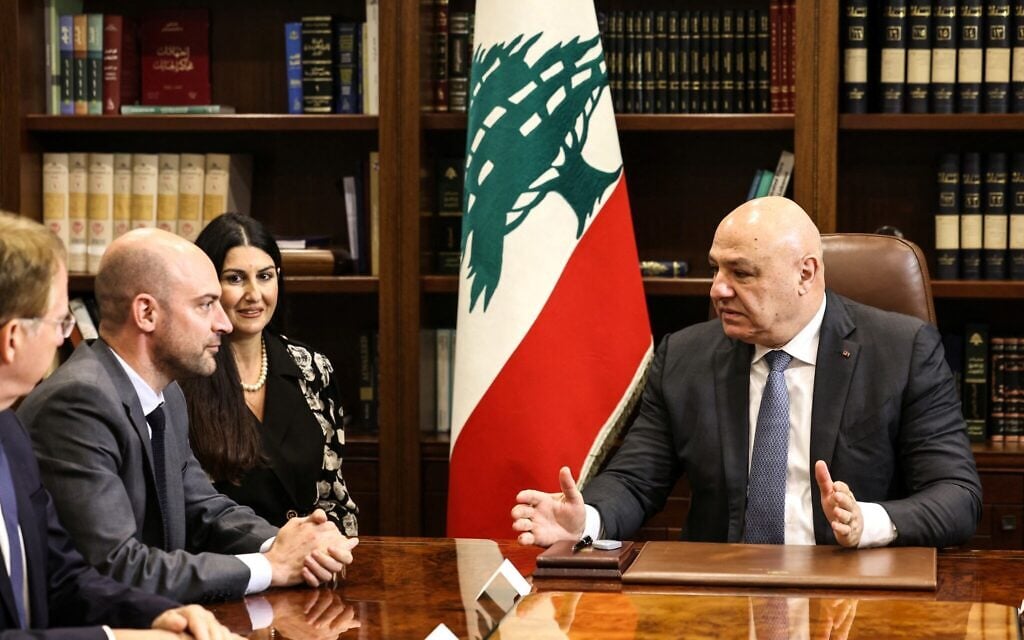 Lebanon seeks international presence in south from French FM as peace keeper exit nears