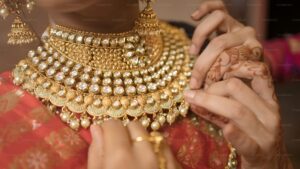 ஆயுத பூஜை நாளில் தங்கம் விலை உயர்ந்ததா? சரிந்ததா? தமிழ்நாட்டில் இன்று தங்கம் விலை என்ன?